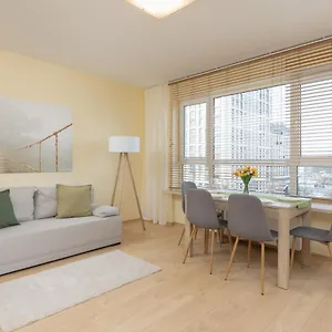 Praga Family With Parking By Renters Apartament
